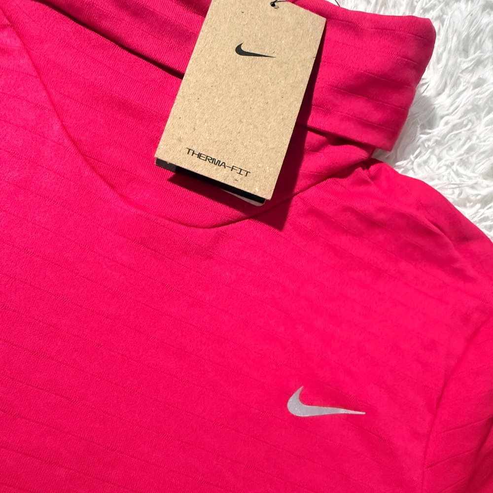 Nike Women's Bright Pink Therma-Fit. Nike Pink Turtleneck Top.